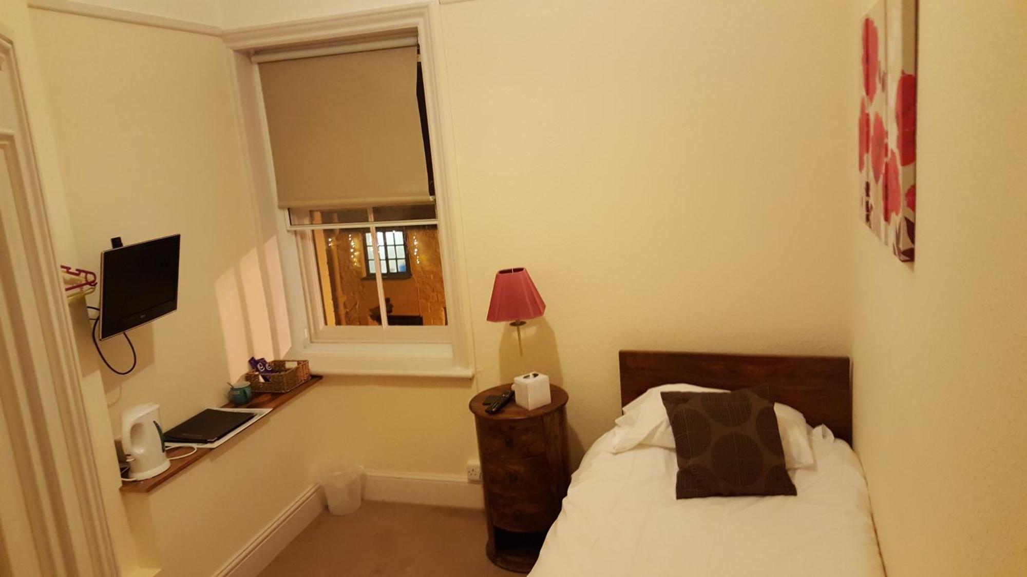 The Dolphin Hotel Wincanton Ruang foto