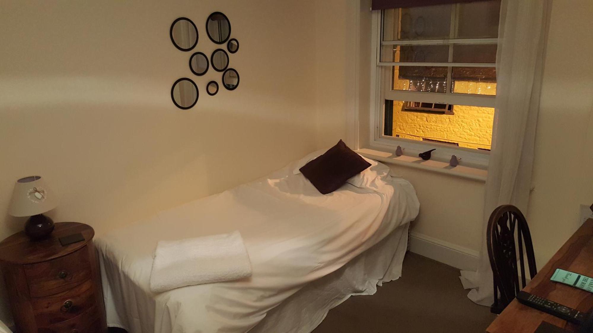 The Dolphin Hotel Wincanton Ruang foto