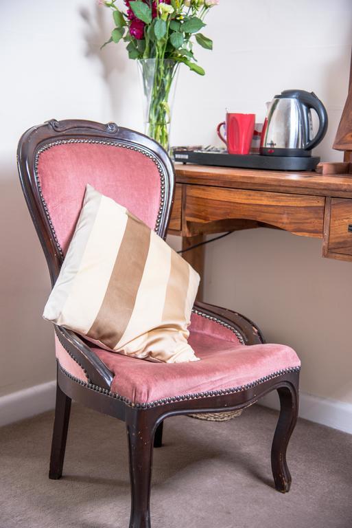 The Dolphin Hotel Wincanton Bagian luar foto
