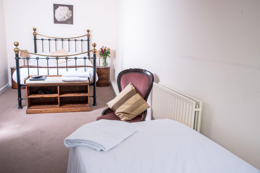 The Dolphin Hotel Wincanton Bagian luar foto