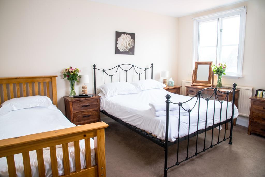 The Dolphin Hotel Wincanton Bagian luar foto