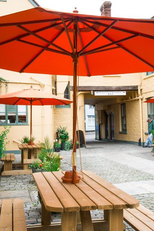 The Dolphin Hotel Wincanton Bagian luar foto